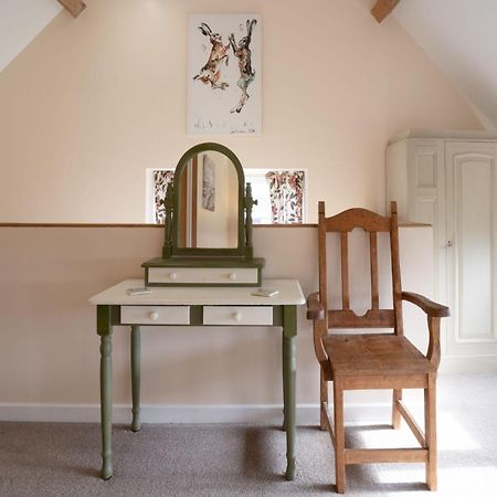 Pass The Keys Hare Cottage Wonderful Views And Parking Moreton-in-Marsh Экстерьер фото
