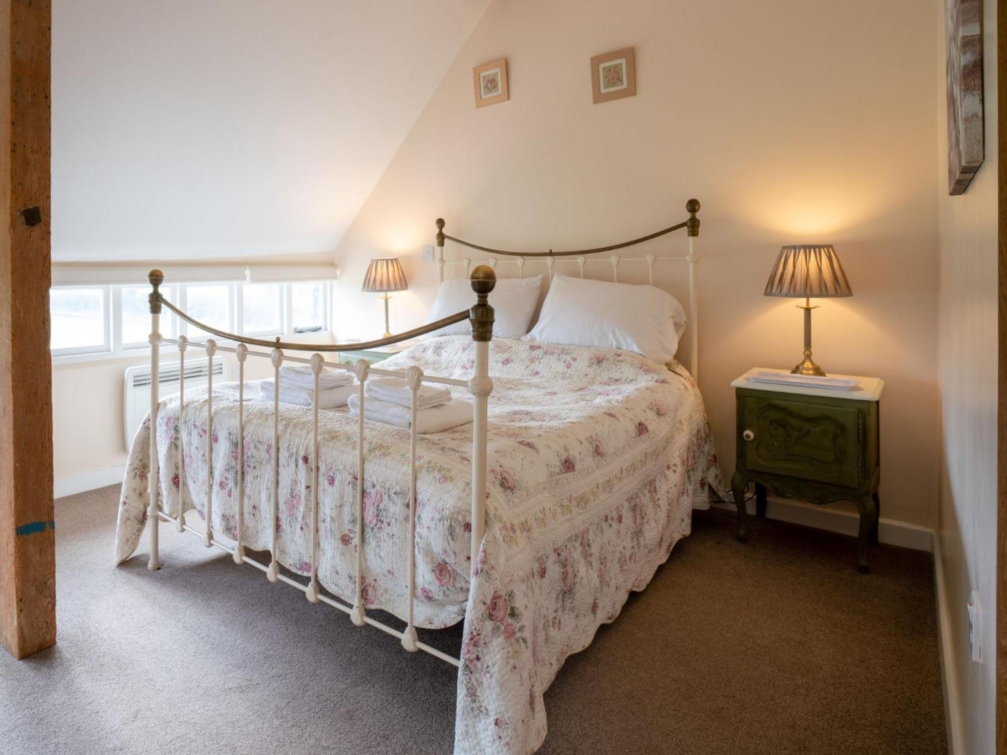Pass The Keys Hare Cottage Wonderful Views And Parking Moreton-in-Marsh Экстерьер фото